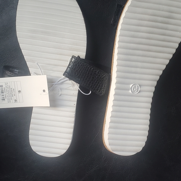 Target Sandals - Picture 2 of 6